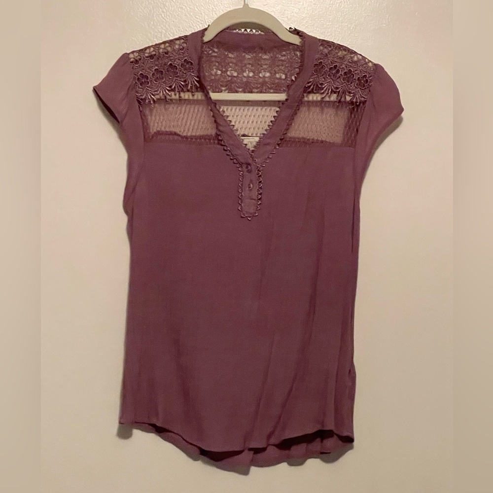 Sweet WandererLace Top- fits like a Medium- color-dusty purple.